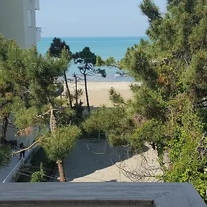 Arberia Aparthotel Kryemëdhej